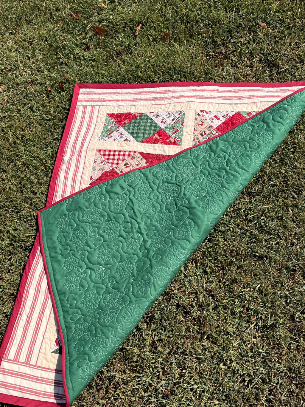 Handmade Christmas Quilt, Riley Blake Christmas Quilt, Quilted Table Topper, Christmas Wall Hanging, Holiday Lap Quilt, 35 x 43