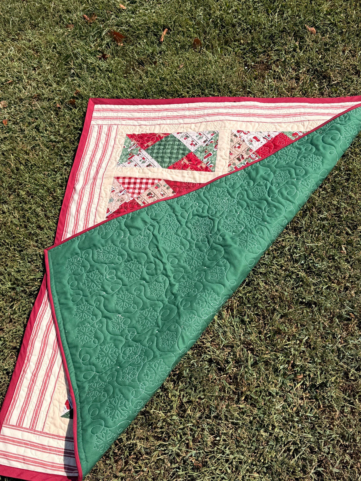 Handmade Christmas Quilt, Riley Blake Christmas Quilt, Quilted Table Topper, Christmas Wall Hanging, Holiday Lap Quilt, 35 x 43